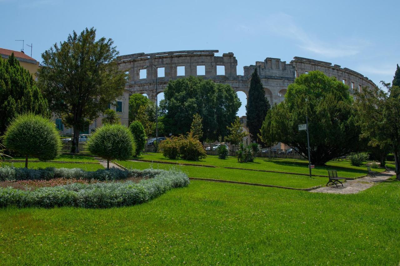 Family & Friends Pula - Top Floor - Free Parking Exterior foto
